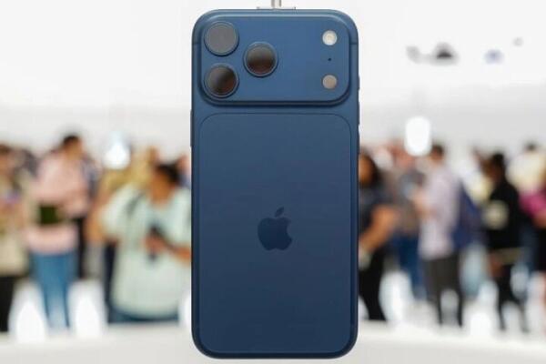 Xiaomi 17 Pro: Lộ Diện Màn Hình Phụ Và Tên Gọi "Ăn Theo" iPhone 17