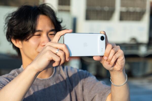 Tin Đồn Nóng: iPhone Air 2 Giá Rẻ Lộ Diện – Nâng Cấp Lớn Với Ống Kính Siêu Rộng Đột Phá