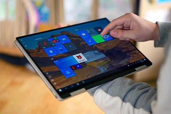 Laptop 2-in-1 tốt nhất 2025: Lựa chọn nào cho công việc và sáng tạo?
