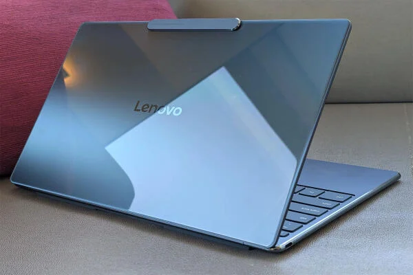 Đánh giá Lenovo Yoga Slim 9i Gen 10: Laptop Copilot+ cao cấp với webcam chưa hoàn hảo
