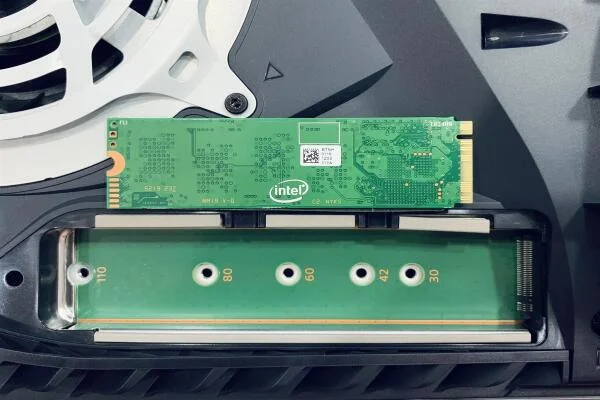 SSD Cho Máy PS5: Tại Sao Corsair MP600 Pro LPX Là Lựa Chọn Hàng Đầu?