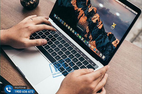 MacBook Pro có màn hình cảm ứng? Đã đến lúc Apple thay đổi