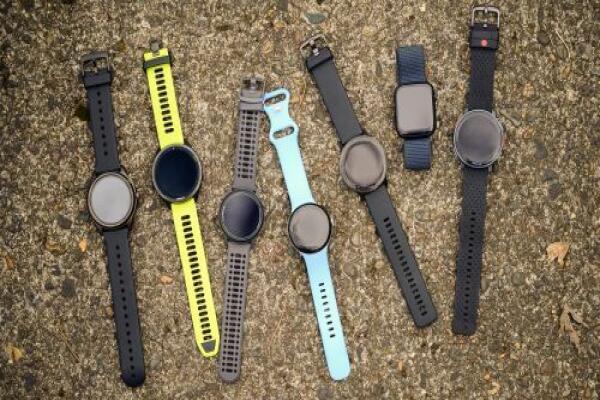 Top đồng hồ GPS chạy bộ tốt nhất 2025 cho runner