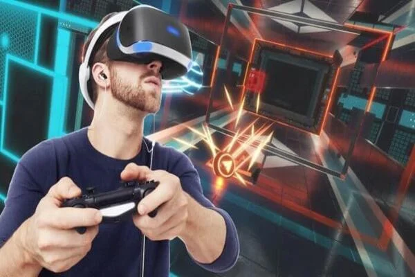 Nâng cấp trải nghiệm chơi game VR với các tay cầm và cảm biến bổ sung