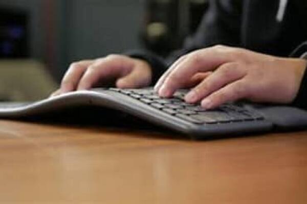 Ergonomic keyboard trong game — liệu những thiết kế thân thiện với cổ tay có thể phù hợp với game thủ?