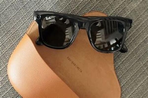 So sánh Ray-Ban Gen 2 và Ray-Ban Display: Ưu và nhược của hai thế hệ kính Meta