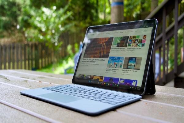 Đánh giá Surface Pro 12-inch: Nhỏ gọn, đáng yêu nhưng nhiều thỏa hiệp