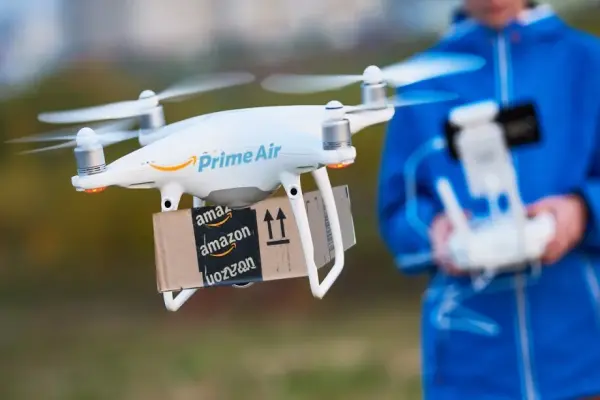 Tương lai của giao hàng không người lái: Drone sẽ thay thế xe tải?