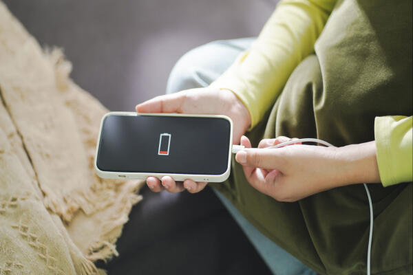 Cảnh Báo: Tránh Sạc Điện Thoại Tại Các Trạm USB Công Cộng Vì Nguy Cơ Bị Hack