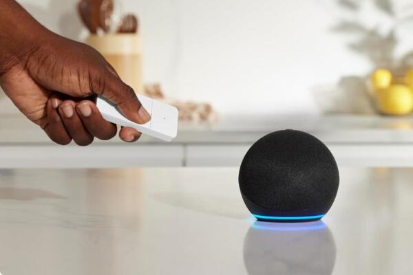 Amazon ra mắt điều khiển Alexa giá 20 đô la tích hợp điều chỉnh ánh sáng