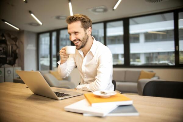 Tôi giữ máy tính xách tay gọn gàng nhiều năm nhờ 9 thói quen đơn giản sau