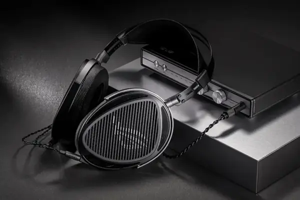 ASUS ra mắt tai nghe chơi game ROG Kithara dành cho người yêu âm thanh