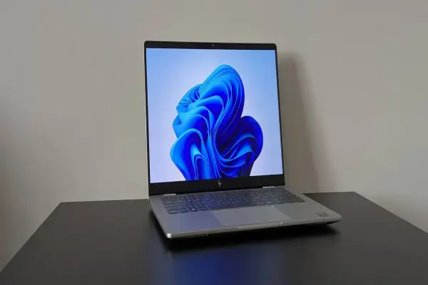 Tôi đã thử nghiệm HP OmniBook 7 và tôi nghĩ không có chiếc laptop tầm trung nào tốt hơn — nhưng nó không hề rẻ.