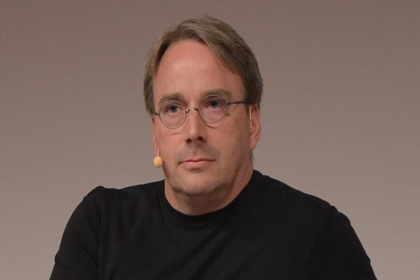 Ngay cả Linus Torvalds cũng đang thử sức với lập trình cảm xúc (nhưng chỉ một chút thôi).