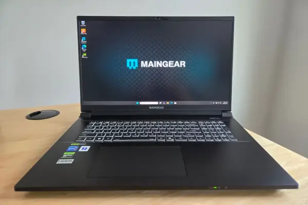 Đánh giá Maingear Ultima 18: Sức mạnh vượt trội, thiết kế kiểu cũ