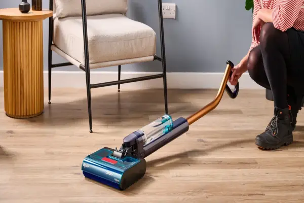 Máy hút bụi ướt mới của Dyson xử lý các vết bẩn và sự cố tràn đổ một cách dễ dàng — nhưng đối với tôi, nó vẫn chưa đủ xuất sắc để xứng đáng với mức giá đó.
