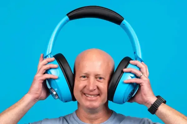 Loa Bluetooth mới của JLab tăng gấp đôi tai nghe siêu lớn