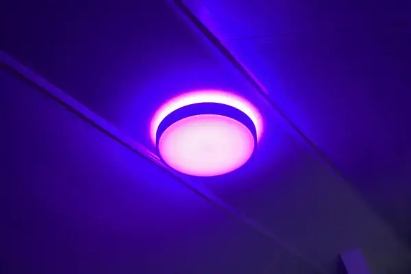 Tôi rất thích đèn trần RGB của Govee! Hiện nó đang được bán giảm giá trên Amazon.