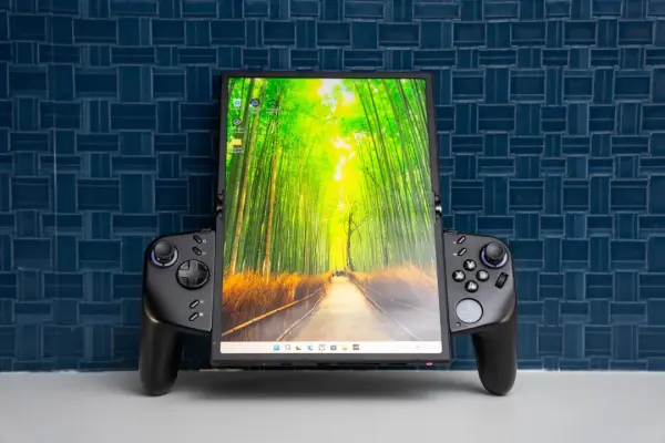 Thiết bị cầm tay chơi game Windows này có màn hình gập làm đôi