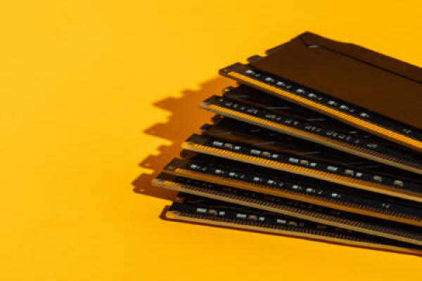 RAM hiện chiếm 35% tổng chi phí linh kiện của máy tính