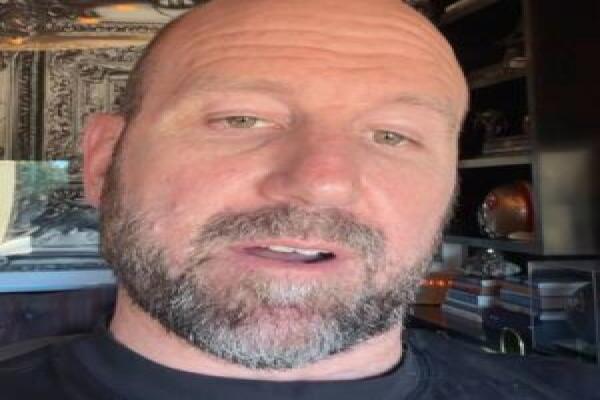 Meta quyết định không khai tử Horizon Worlds VR nữa.