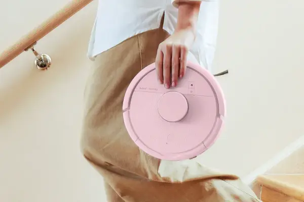 Roomba Mini của iRobot có thể làm sạch nơi robovacs lớn hơn của nó không thể tiếp cận