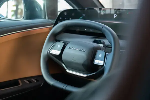 Lucid Motors trang bị Apple CarPlay và Android Auto cho chủ sở hữu xe SUV Gravity.