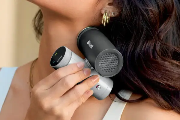 Quạt Shark’s ChillPill có thể làm mát làn da của bạn như một túi nước đá