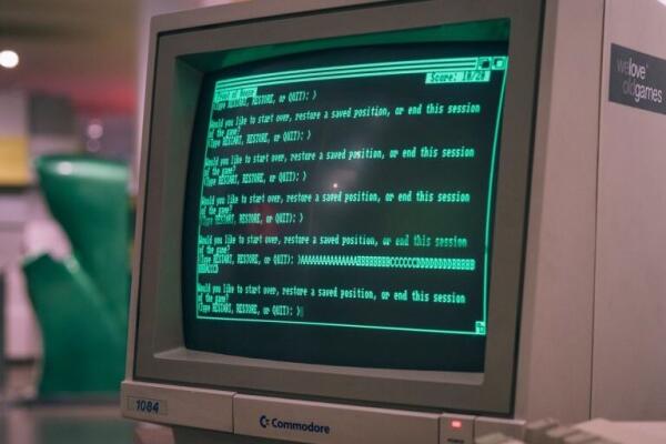 Microsoft đã phát hành Zork I , II và III dưới dạng mã nguồn mở theo giấy phép MIT.