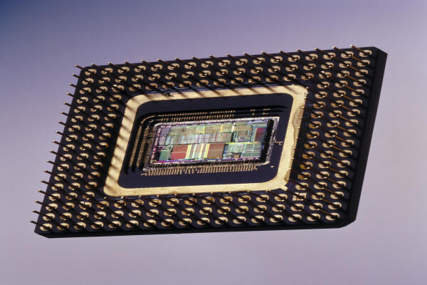 Những người duy trì nhân Linux đang thực hiện việc loại bỏ hỗ trợ cho bộ xử lý Intel 486.