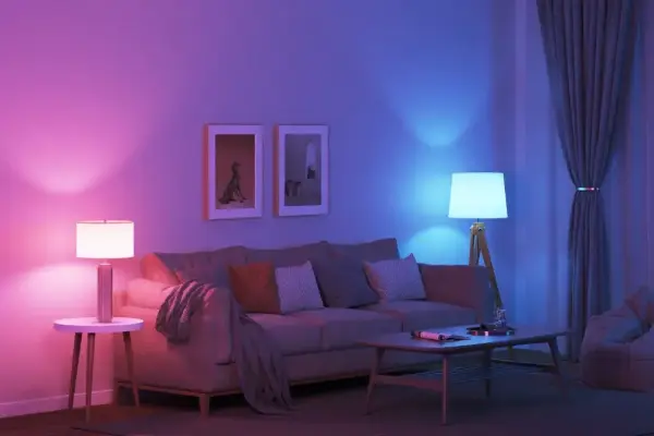 Bạn có thể lấy một gói bốn bóng đèn thông minh thay đổi màu sắc của Govee chỉ với $27