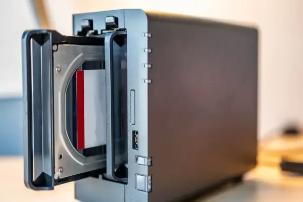 Giữ ảnh của bạn ở chế độ riêng tư! Thiết lập giải pháp thay thế đám mây NAS tại nhà riêng của bạn