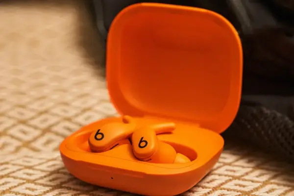 Powerbeats Fit thân thiện với phòng tập thể dục Beats’ được giảm giá $30 cho đợt giảm giá mùa xuân lớn của Amazon