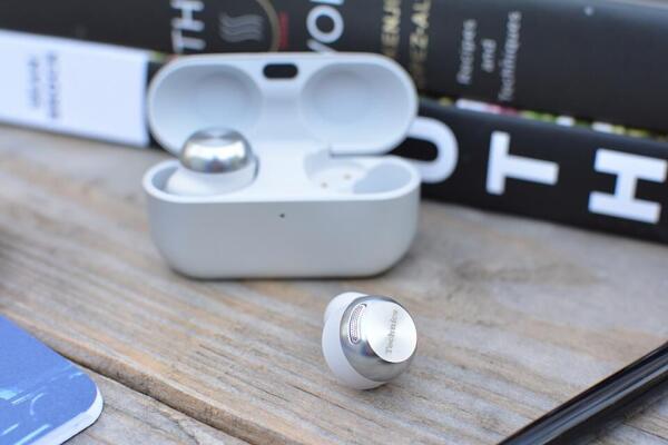 Đánh Giá Technics AZ100: Chất Âm Đỉnh Cao Với Công Cụ Bluetooth Độc Đáo