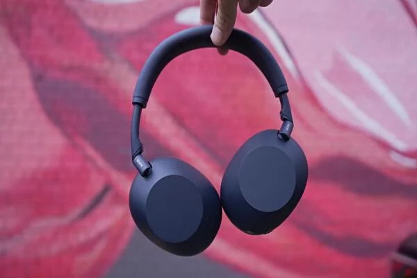 Sony WH-1000XM6: Đánh giá chi tiết về chất lượng âm thanh và tính năng chống ồn