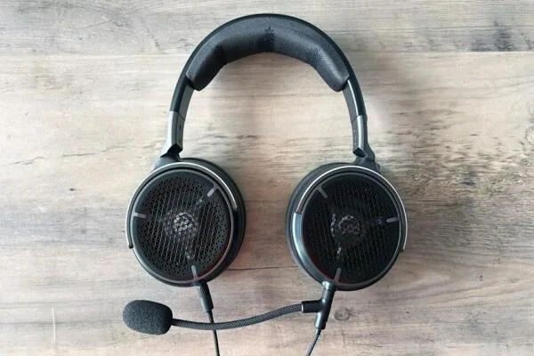 Tai Nghe Gaming Tốt Nhất 2025: Chọn Headset Hay Headphones Cho Game Thủ?