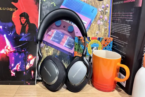 Đánh giá hiệu suất pin và khả năng sạc nhanh của Bowers & Wilkins PX7 S3