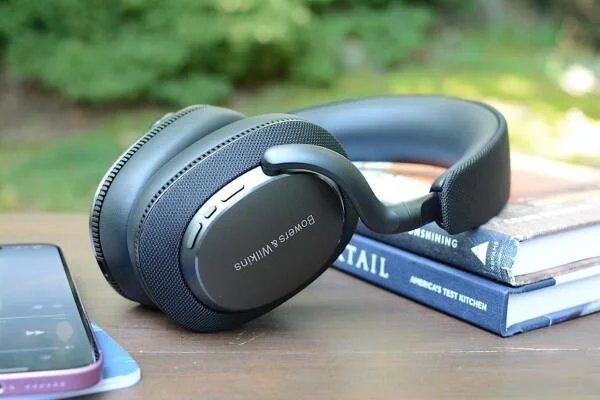Đánh giá chi tiết tai nghe Bowers & Wilkins PX7 S3: Sức mạnh âm thanh vượt trội