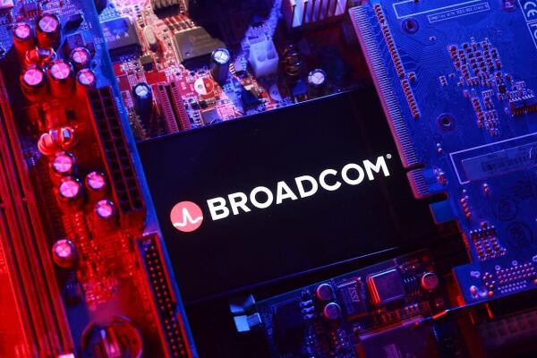 OpenAI hợp tác Broadcom để sản xuất chip AI riêng