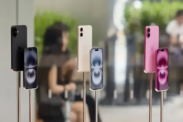 So sánh iPhone 17 và các flagship Android: Hiệu năng, camera và hơn thế nữa.