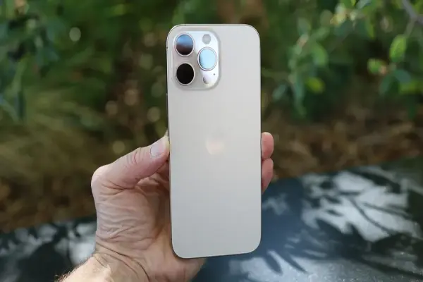 iPhone 17 Pro Max: Pin 5000mAh và so sánh với điện thoại Android.