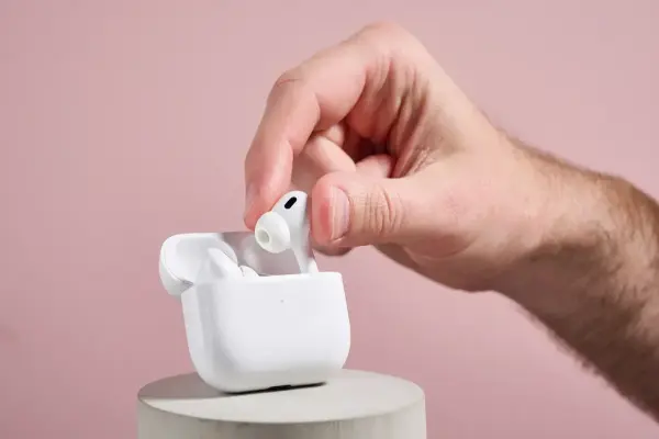AirPods Pro 3 Sắp Ra Mắt: Đây Là Nâng Cấp Về Sức Khỏe Được Đồn Đoán