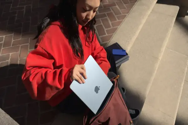 Apple có thể áp dụng chiêu iPhone cho Mac: cập nhật macOS ngay khi còn trong hộp