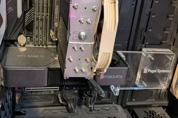 Trúng PC $8,000 với $23: đấu giá nhầm case thành PC siêu khủng