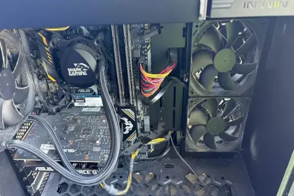 Người dùng Reddit tìm thấy và phục hồi PC chơi game với Core i5-9400F và GTX 1660 từ thùng rác