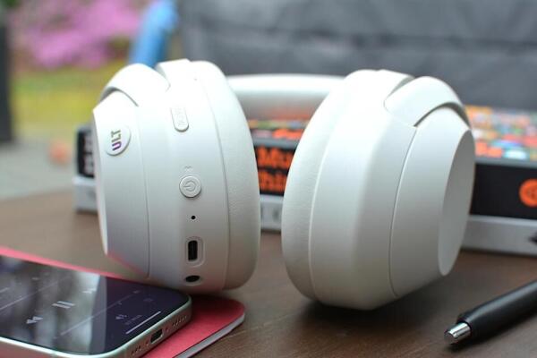 Sony ULT Wear – Trải Nghiệm Âm Trầm “Rung Não” Cho Người Yêu Bass