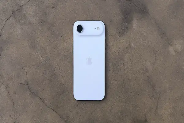 Đánh Giá iPhone Air: Thiết Kế Bom Tấn Liệu Có Xứng Với Mức Giá 999 USD?