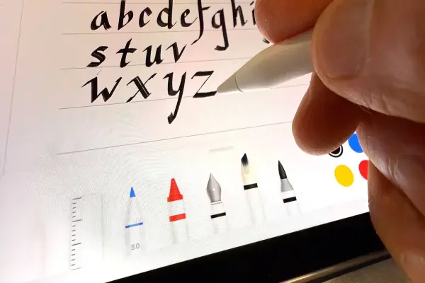 Tính Năng Mới Trên iPadOS 26 Khiến Người Dùng iPad Đam Mê Thư Pháp