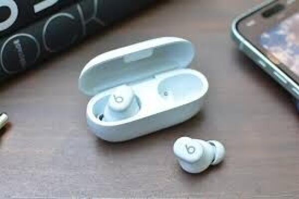 Đánh Giá Beats Solo Buds: Tai Nghe Giá Rẻ Nhưng Đúng “Chất Beats”
