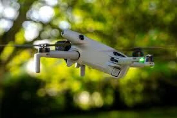DJI Mini 5 Pro: Drone đầu tiên dòng Mini có cảm biến 1 inch và quay dọc chân thực
